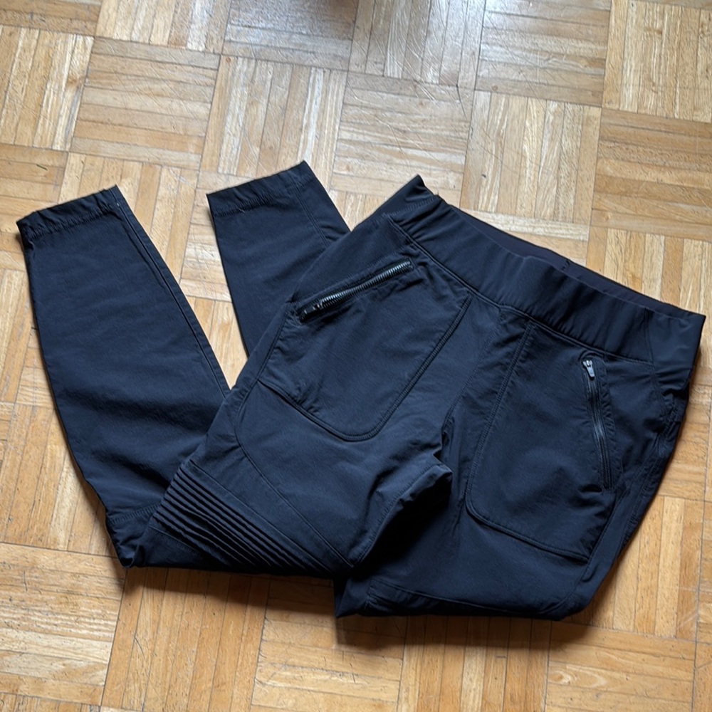Duluth Trading Co Black legging-type Pants with Zipper Pockets, sz 10